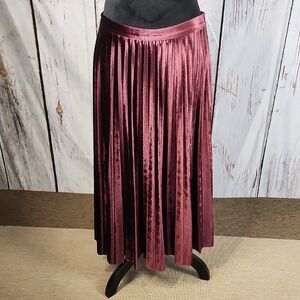 Banana Republic Accordeon Plissee Velvet Skirt Burgundy 10